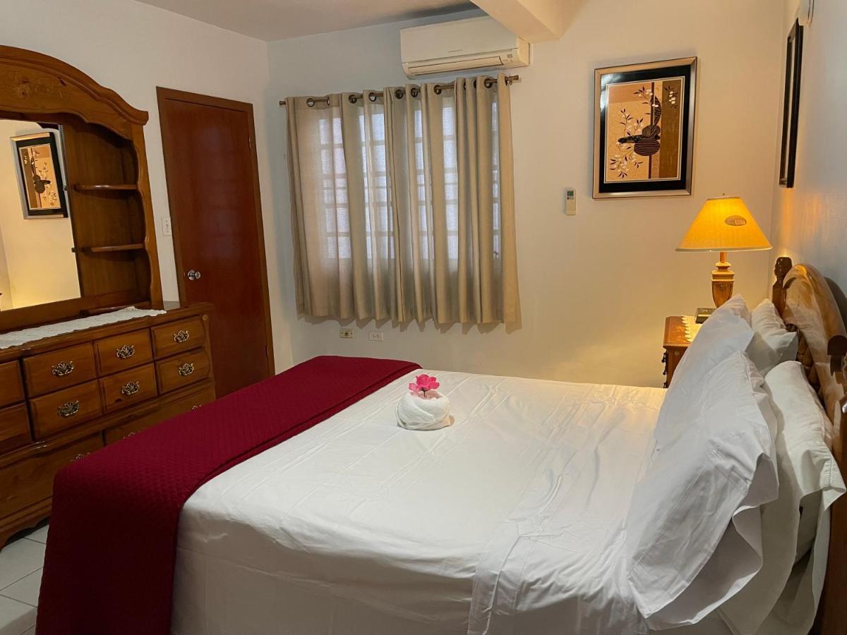 Luxurious One And Two Bedroom Villa คริสเตียนสเต็ด ภายนอก รูปภาพ