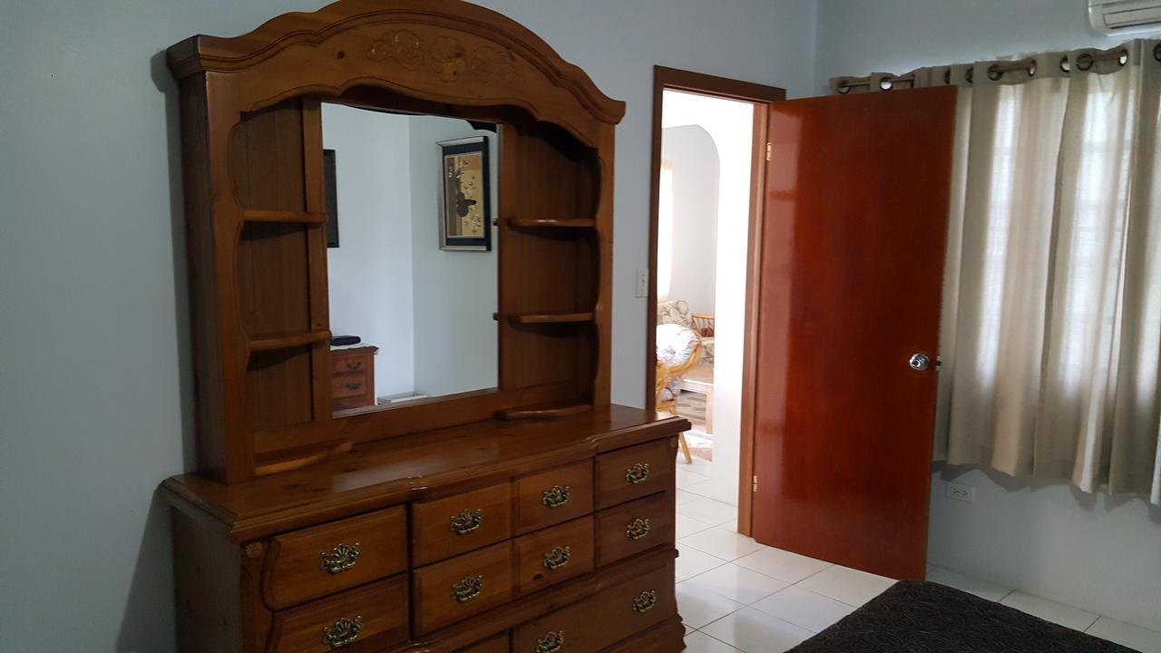 Luxurious One And Two Bedroom Villa คริสเตียนสเต็ด ภายนอก รูปภาพ